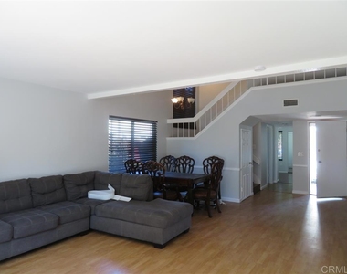 7037 Attleborough Ct - Photo Thumbnail 6