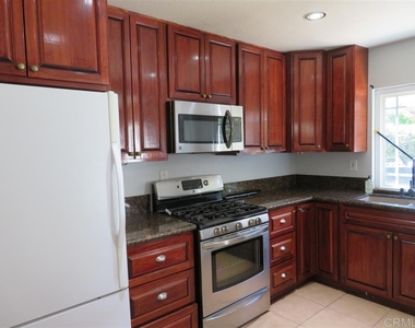 7037 Attleborough Ct - Photo Thumbnail 2