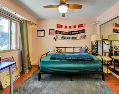 2257 Worden St - Photo Thumbnail 16