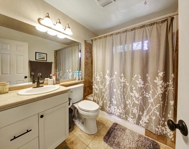 2257 Worden St - Photo Thumbnail 7