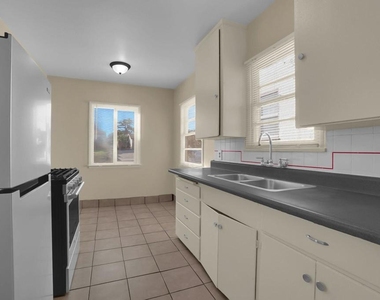 438 S Fremont Avenue - Photo Thumbnail 6