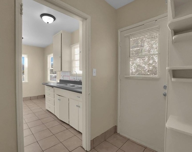 438 S Fremont Avenue - Photo Thumbnail 4