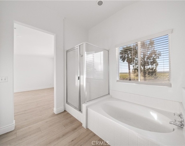 6766 Royal Crest Court - Photo Thumbnail 29