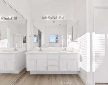 6766 Royal Crest Court - Photo Thumbnail 30