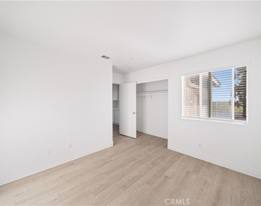 6766 Royal Crest Court - Photo Thumbnail 42