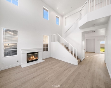 6766 Royal Crest Court - Photo Thumbnail 13