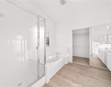 6766 Royal Crest Court - Photo Thumbnail 27