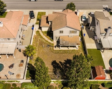 6766 Royal Crest Court - Photo Thumbnail 6