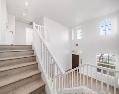 6766 Royal Crest Court - Photo Thumbnail 47