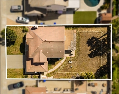 6766 Royal Crest Court - Photo Thumbnail 5