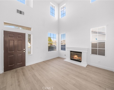 6766 Royal Crest Court - Photo Thumbnail 16