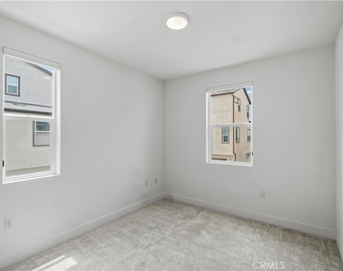 208 Yerba - Photo Thumbnail 28
