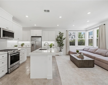 208 Yerba - Photo Thumbnail 3
