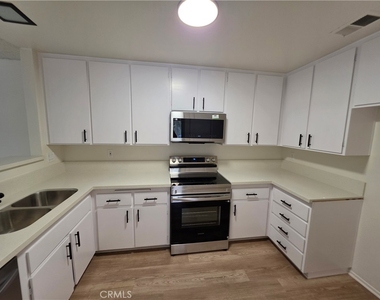 26257 Hillsford Place - Photo Thumbnail 7