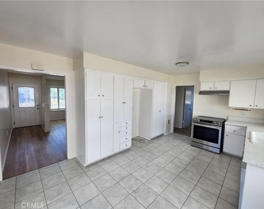 5641 Tilburg Drive - Photo Thumbnail 4
