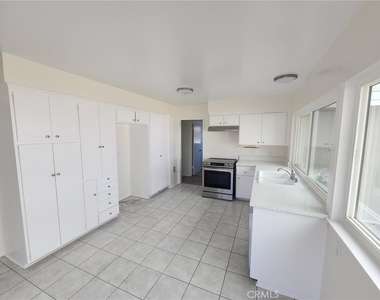 5641 Tilburg Drive - Photo Thumbnail 3