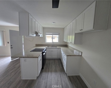 6051 Lemon Avenue - Photo Thumbnail 1