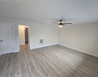 6051 Lemon Avenue - Photo Thumbnail 6