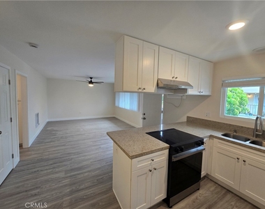 6051 Lemon Avenue - Photo Thumbnail 11