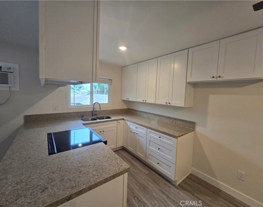 6051 Lemon Avenue - Photo Thumbnail 13
