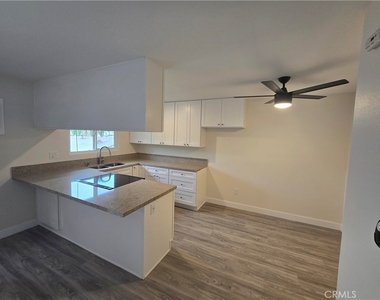 6051 Lemon Avenue - Photo Thumbnail 9