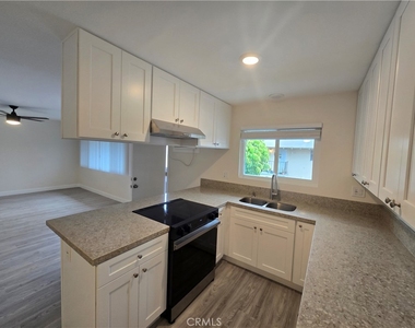 6051 Lemon Avenue - Photo Thumbnail 12