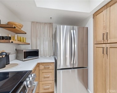 1200 Pacific Coast Highway - Photo Thumbnail 8