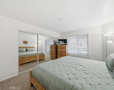 1200 Pacific Coast Highway - Photo Thumbnail 18