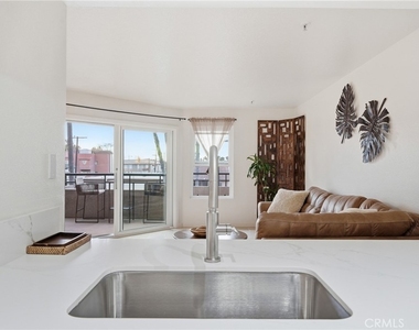 1200 Pacific Coast Highway - Photo Thumbnail 12