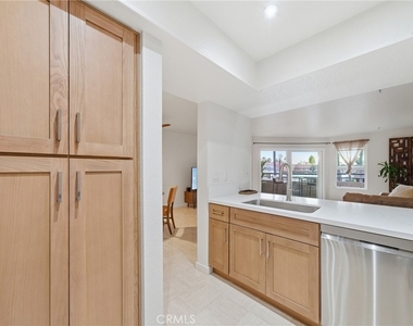 1200 Pacific Coast Highway - Photo Thumbnail 10