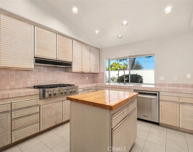 3160 Corte Hermosa - Photo Thumbnail 4