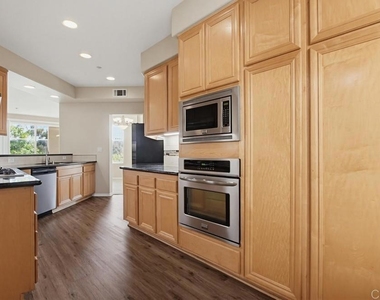 823 Kalpati Cir - Photo Thumbnail 7