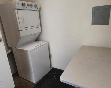 1809 Fern Street - Photo Thumbnail 10