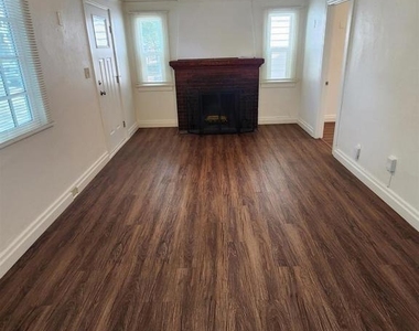 1809 Fern Street - Photo Thumbnail 2
