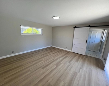 20607 Russell Lane - Photo Thumbnail 10