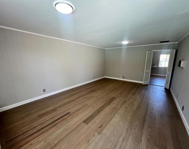 20607 Russell Lane - Photo Thumbnail 7