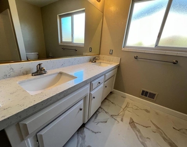 20607 Russell Lane - Photo Thumbnail 15