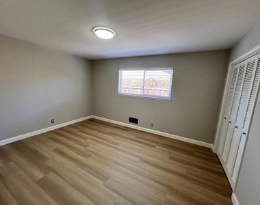 20607 Russell Lane - Photo Thumbnail 17