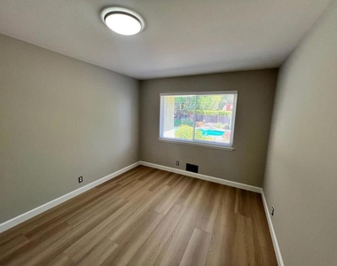 20607 Russell Lane - Photo Thumbnail 14