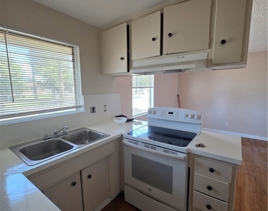 7490 Magnolia - Photo Thumbnail 3