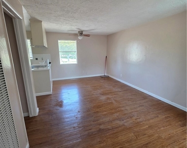 7490 Magnolia - Photo Thumbnail 2