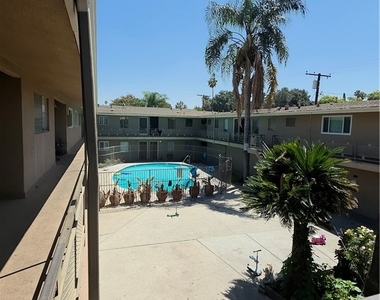 7490 Magnolia - Photo Thumbnail 5