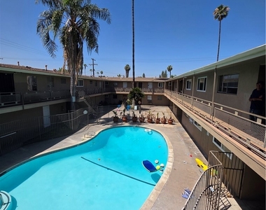 7490 Magnolia - Photo Thumbnail 4
