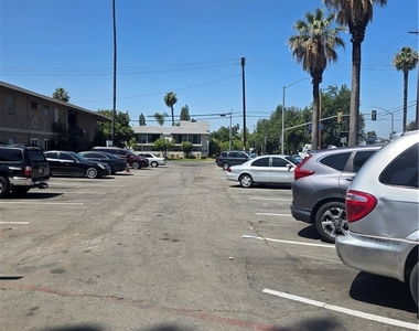 7490 Magnolia - Photo Thumbnail 6
