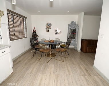18954 Sherman Way - Photo Thumbnail 13