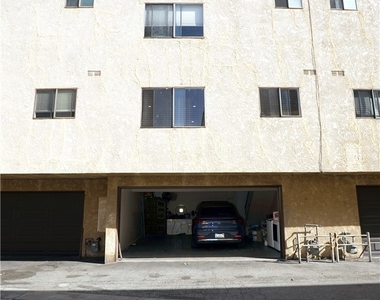 18954 Sherman Way - Photo Thumbnail 32