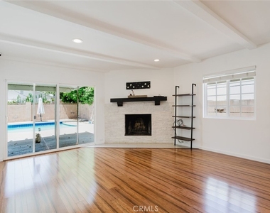 17419 Blackhawk Street - Photo Thumbnail 23