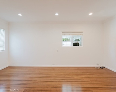 17419 Blackhawk Street - Photo Thumbnail 43