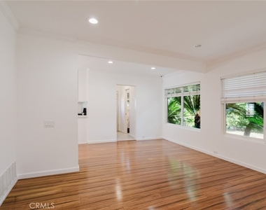 17419 Blackhawk Street - Photo Thumbnail 13