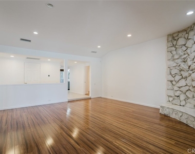 17419 Blackhawk Street - Photo Thumbnail 30